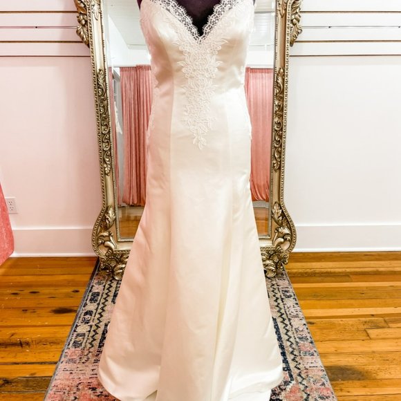 New Wedding Gown Size 12, Satin Wedding Dress, Lace Wedding Dress - Picture 6 of 8